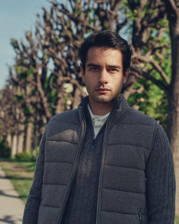 N.Peal Men's Mall Herringbone Cashmere Gilet Smoky Herringbone Grey