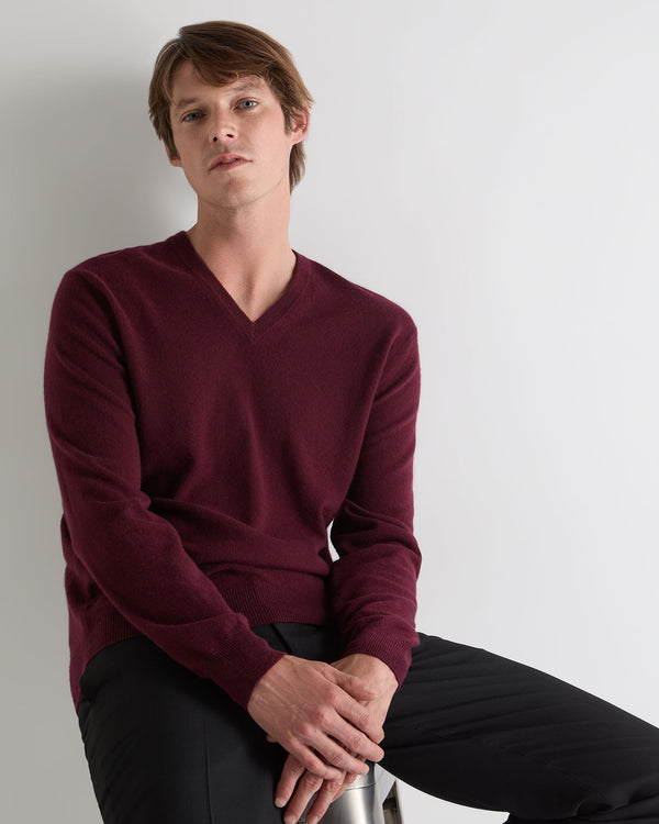 N.Peal Men's Burlington V Neck Cashmere Jumper Bordeaux Red