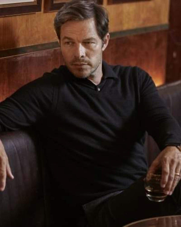 N.Peal 007 Fine Gauge Cashmere V Neck Jumper Black