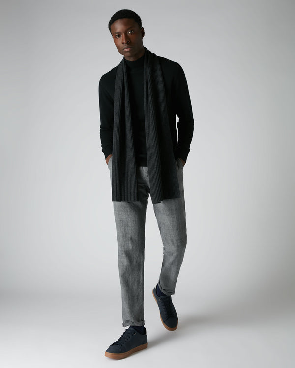 N.Peal Men's Mayfair Turtle Neck Cashmere Jumper Black