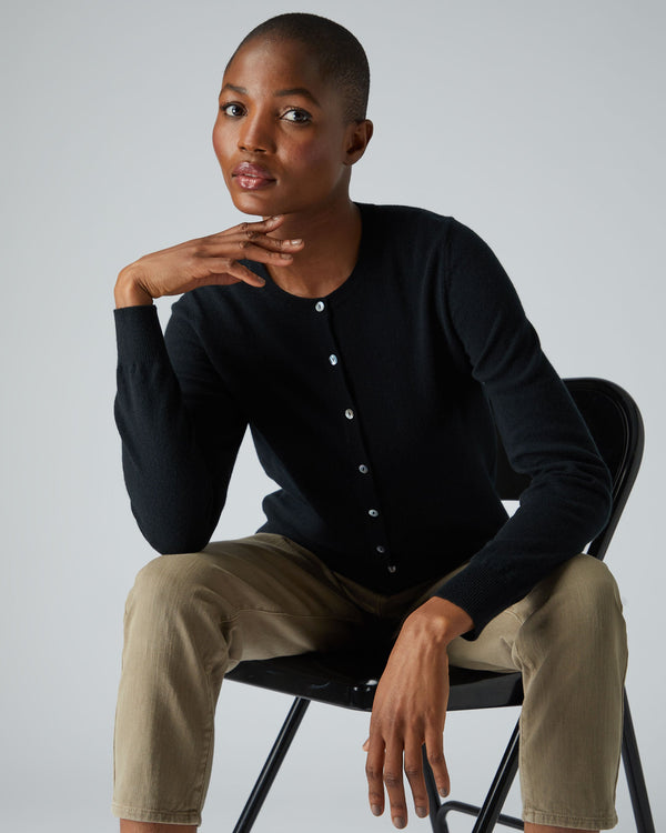 N.Peal Women's Olivia Round Neck Cashmere Cardigan Black