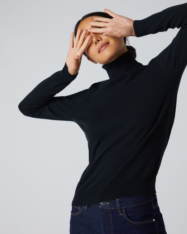 N.Peal Women's Luna Roll Neck Cashmere Jumper Black
