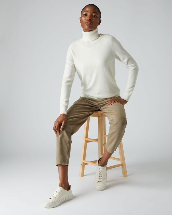 N.Peal Women's Luna Roll Neck Cashmere Jumper New Ivory White