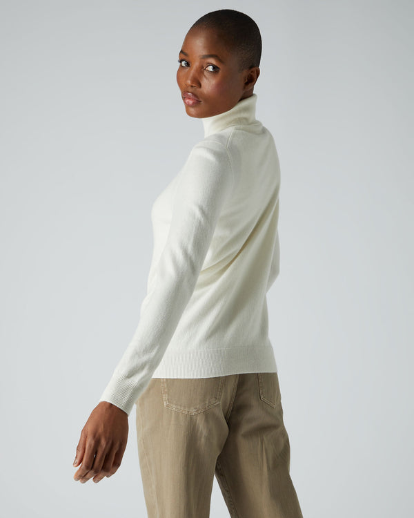 N.Peal Women's Luna Roll Neck Cashmere Jumper New Ivory White