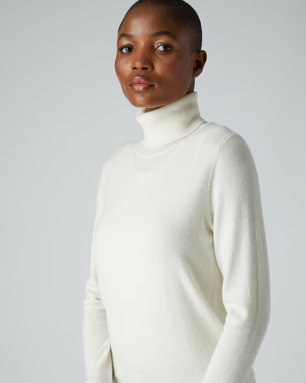 N.Peal Women's Luna Roll Neck Cashmere Jumper New Ivory White