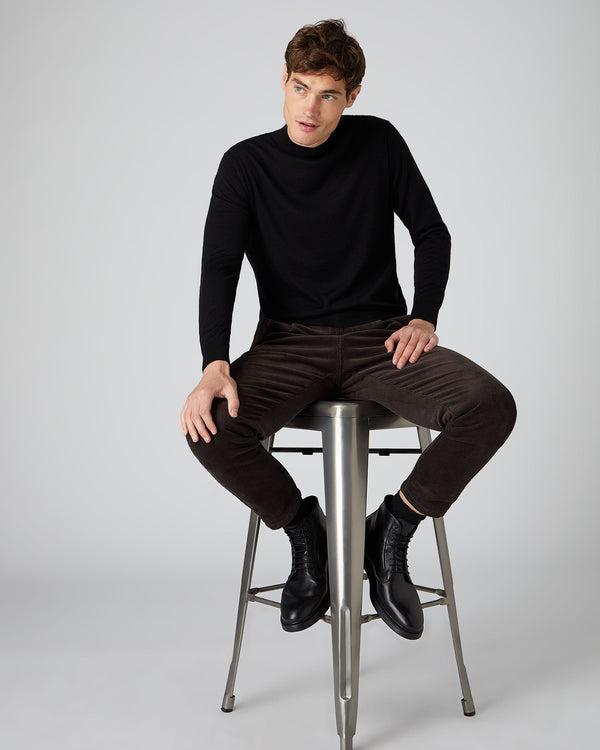 N.Peal Men's Fine Gauge Cashmere Turtle Neck Jumper Black