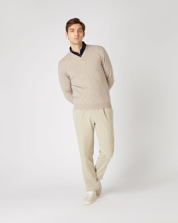 N.Peal Men's Burlington V Neck Cashmere Jumper Oatmeal Brown