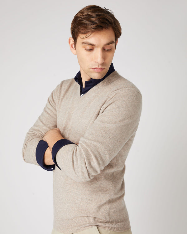 N.Peal Men's Burlington V Neck Cashmere Jumper Oatmeal Brown