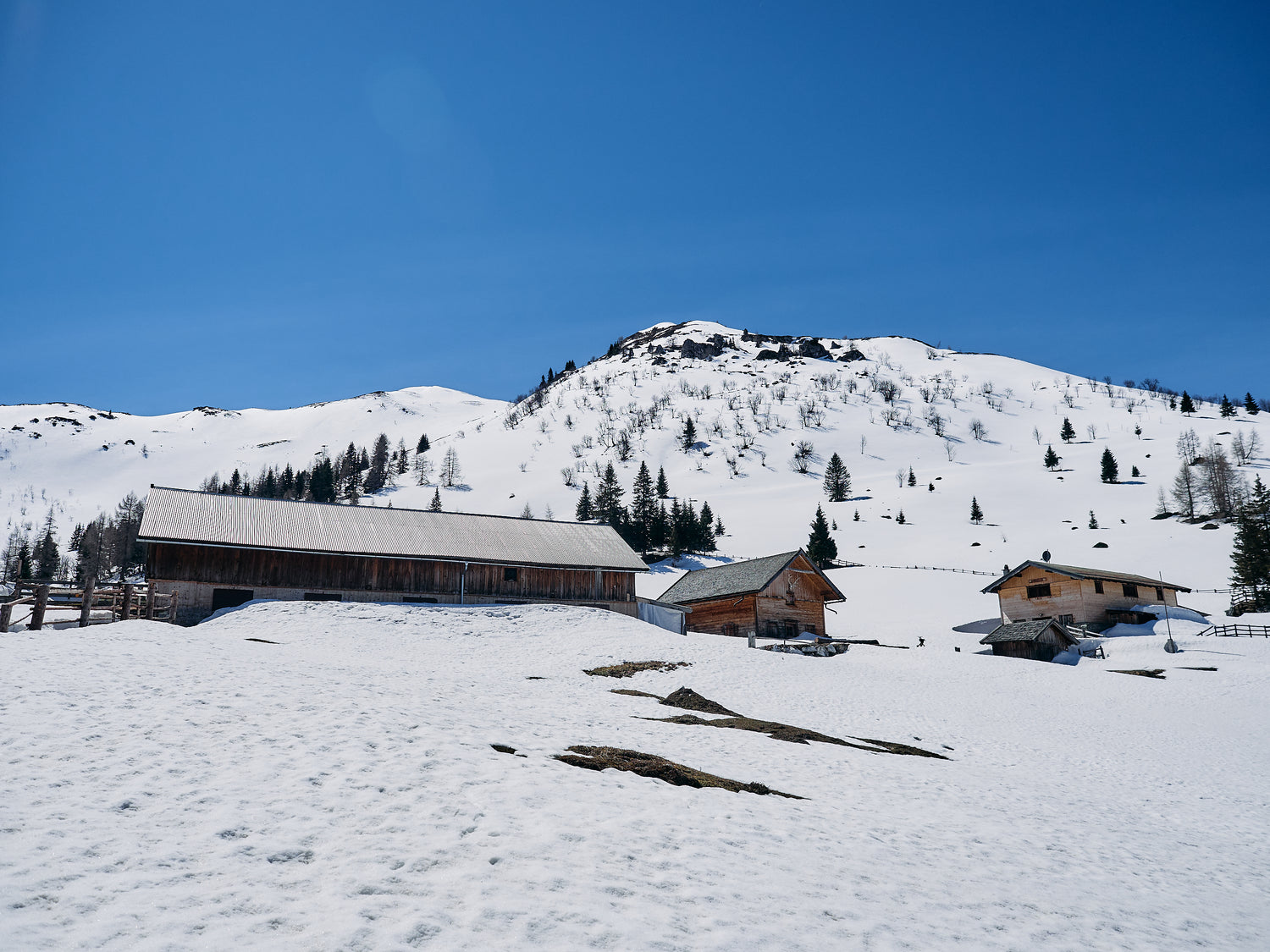 The Ultimate Ski Holiday Resorts And What To Pack