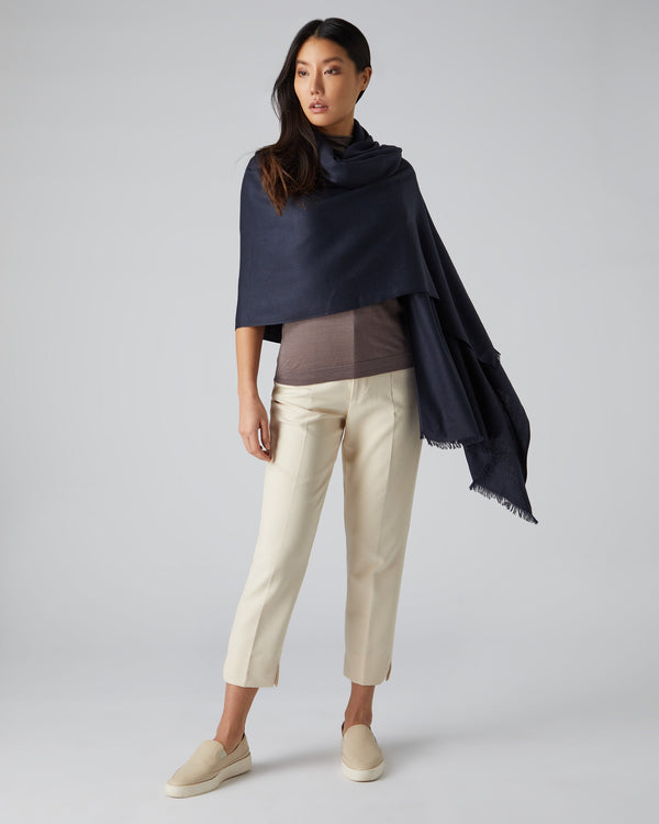 N.Peal Women's Pashmina Cashmere Shawl Navy Blue