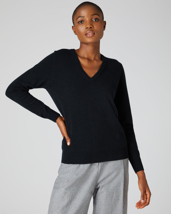 N.Peal Women's Phoebe V Neck Cashmere Jumper Black