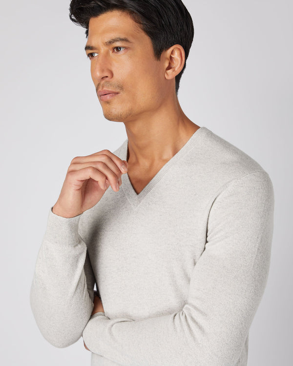N.Peal Men's The Burlington V Neck Cashmere Jumper Pebble Grey
