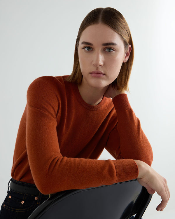 N.Peal Women's Evie Classic Round Neck Cashmere Jumper Rust Orange