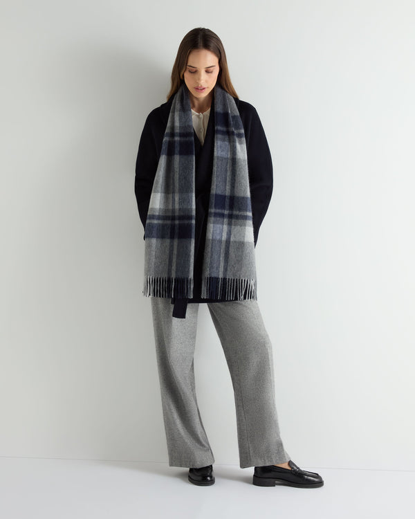 N.Peal Unisex Cashmere Check Scarf Grey + Navy