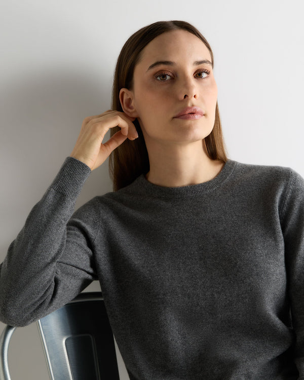 N.Peal Women's Evie Classic Round Neck Cashmere Jumper Elephant Grey