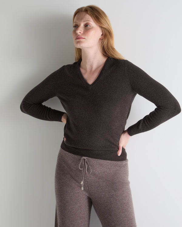 N.Peal Women's Phoebe V Neck Cashmere Jumper Chocolate Brown