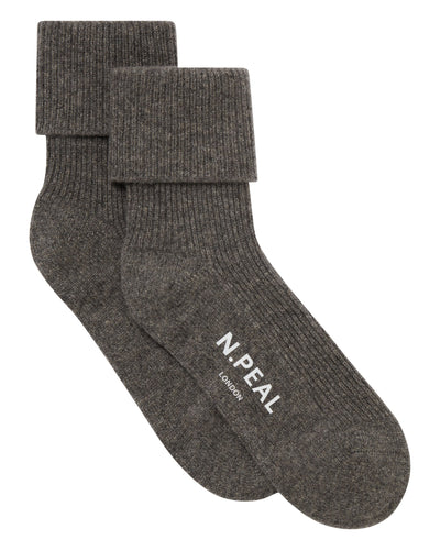 N.Peal Unisex Cashmere Rib Bed Socks Wood Smoke Brown