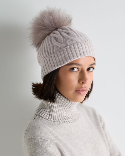 N.Peal Women's Cable Cashmere Hat With Fur Pom Snow Grey