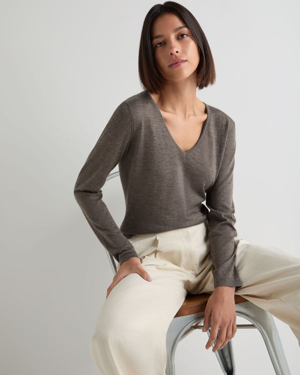 Women's Imogen Superfine Cashmere V Neck Jumper 6