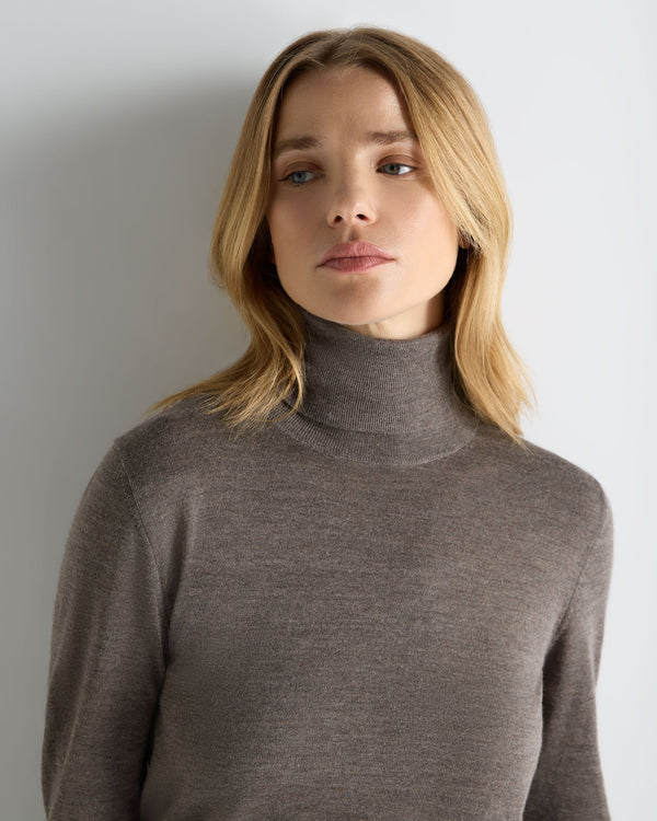 Women's Margot Superfine Cashmere Roll Neck Jumper 5