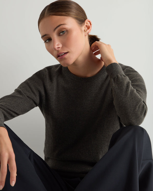 Women's Evie Classic Round Neck Cashmere Jumper  1