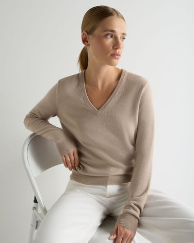 N.Peal Women's Phoebe V Neck Cashmere Jumper Cashew Brown