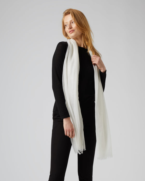 N.Peal Women's Ultrafine Pashmina Cashmere Shawl White Lux