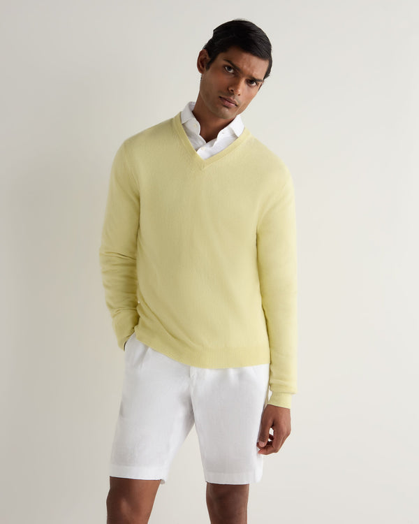 N.Peal Men's Burlington V Neck Cashmere Jumper Granita Yellow