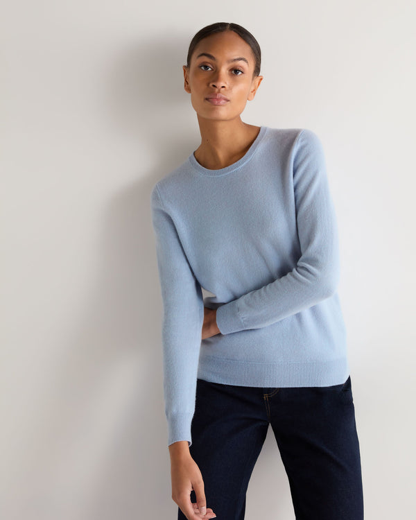 N.Peal Women's Evie Classic Round Neck Cashmere Jumper Sea Mist Blue