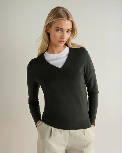 N.Peal Women's Phoebe V Neck Cashmere Jumper Arabica Khaki Green