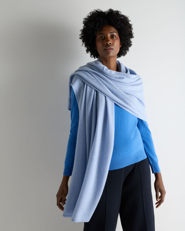 N.Peal Women's Lightweight Cashmere Shawl Sea Mist Blue