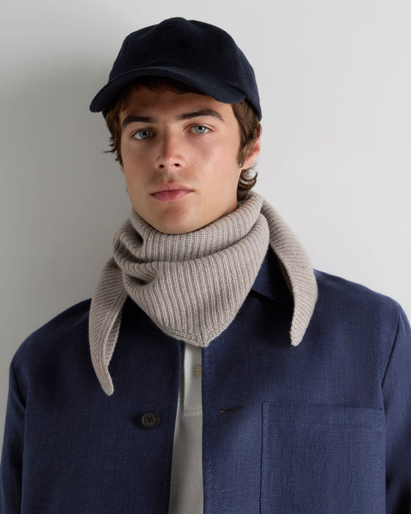 N.Peal Unisex Ribbed Triangle Cashmere Scarf Oat Grey