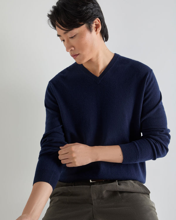N.Peal Men's Burlington V Neck Cashmere Jumper Deep French Blue
