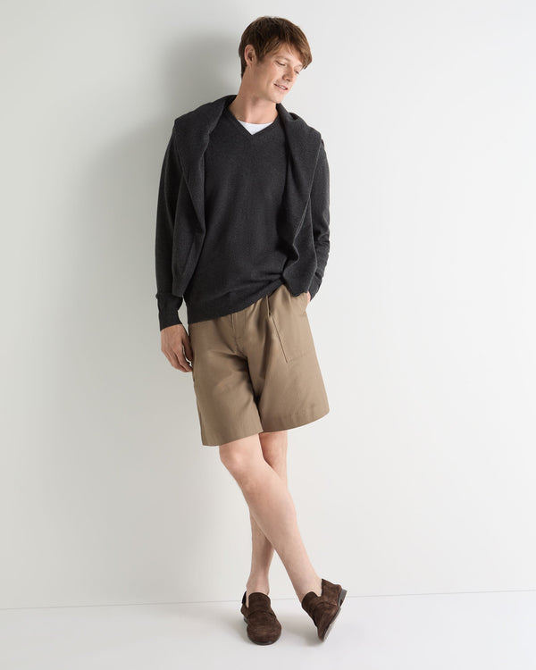 N.Peal Men's Burlington V Neck Cashmere Jumper Deep Charcoal Grey