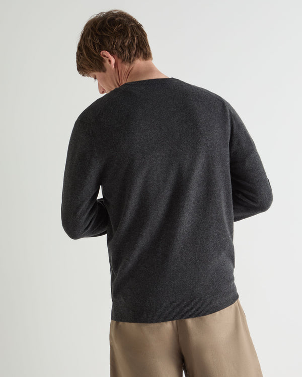 N.Peal Men's Burlington V Neck Cashmere Jumper Deep Charcoal Grey