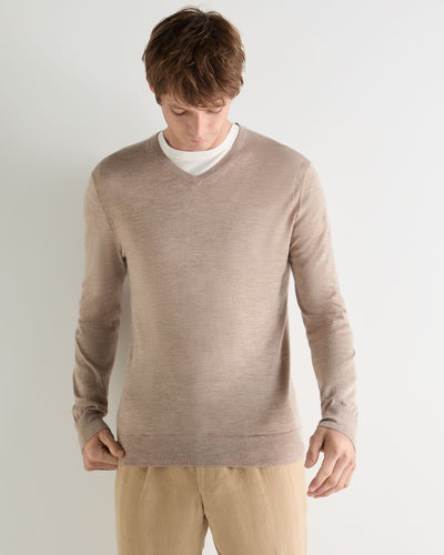 N.Peal Men's Conduit Fine Gauge Cashmere V Neck Jumper Soft Taupe Brown
