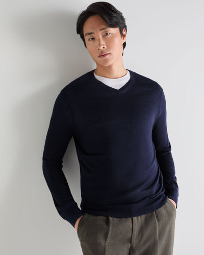 N.Peal Men's Conduit Fine Gauge Cashmere V Neck Jumper Summer Navy Blue