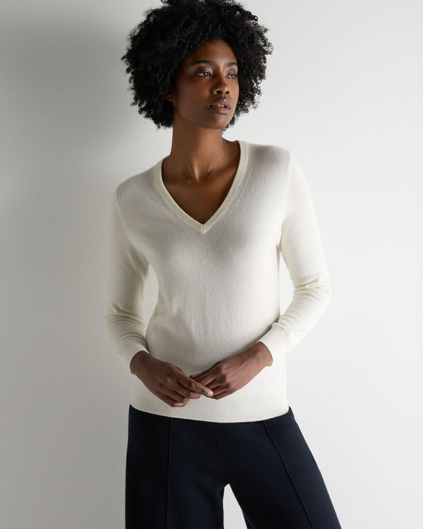 N.Peal Women's Phoebe V Neck Cashmere Jumper New Ivory White