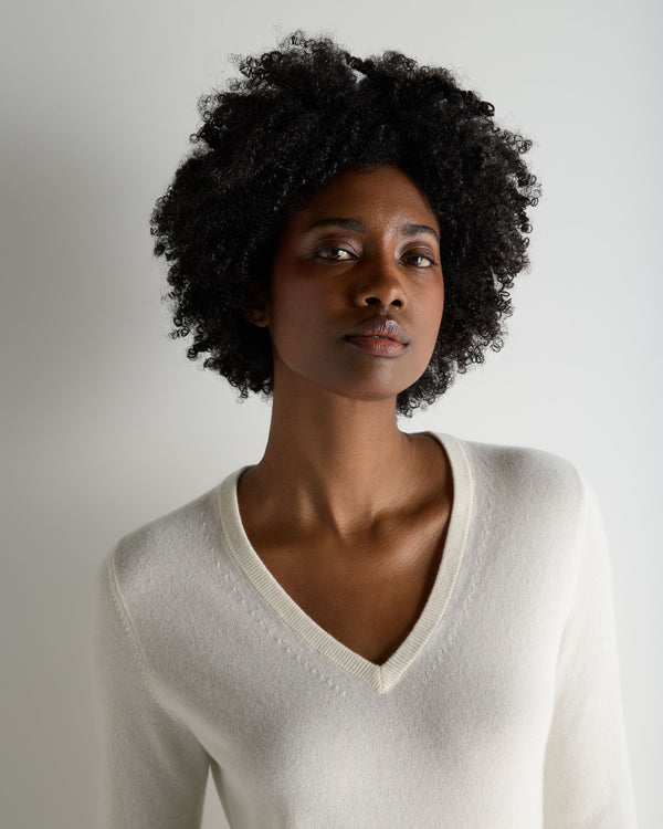 N.Peal Women's Phoebe V Neck Cashmere Jumper New Ivory White