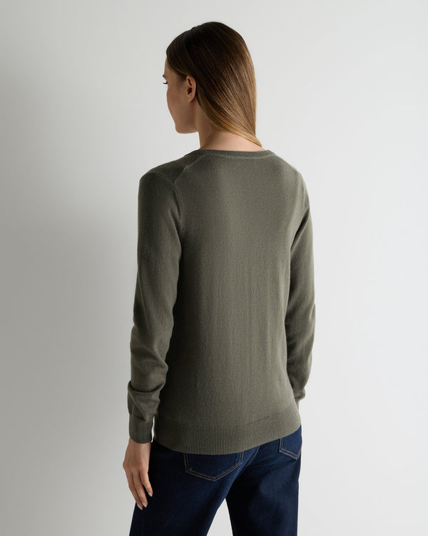 N.Peal Women's Phoebe V Neck Cashmere Jumper Olive Green