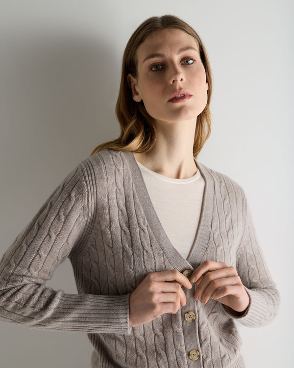 N.Peal Women's Clara Cable V Neck Cashmere Cardigan Oat Grey
