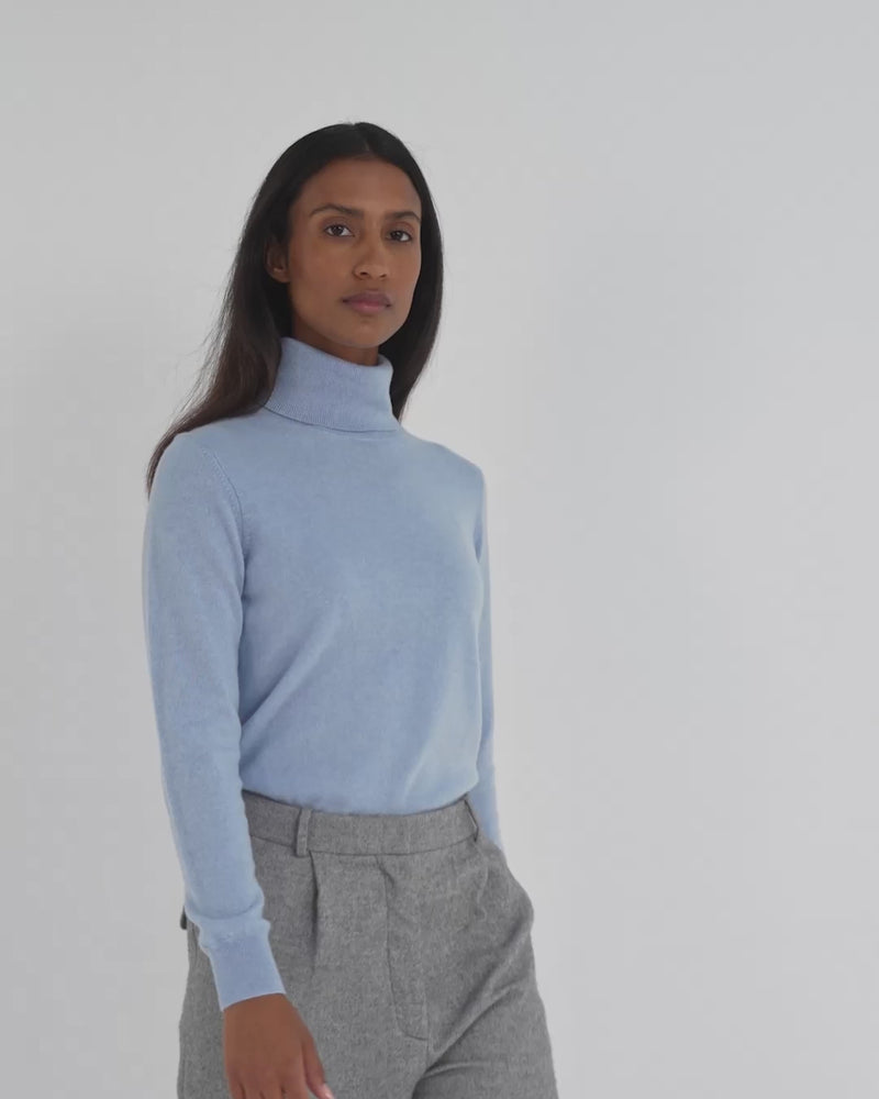 N.Peal Women's Luna Roll Neck Cashmere Jumper Sea Mist Blue
