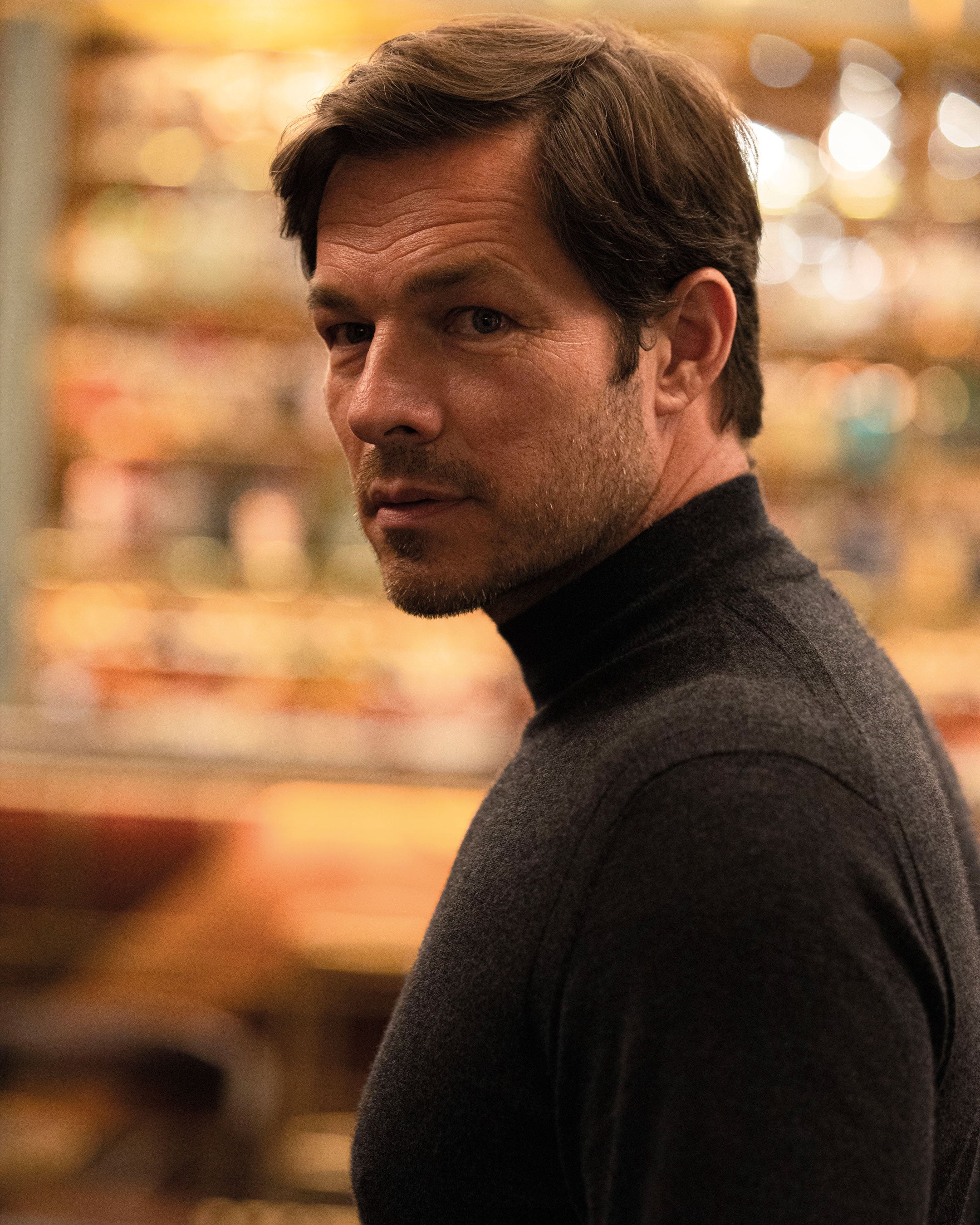 James bond polo neck 2025