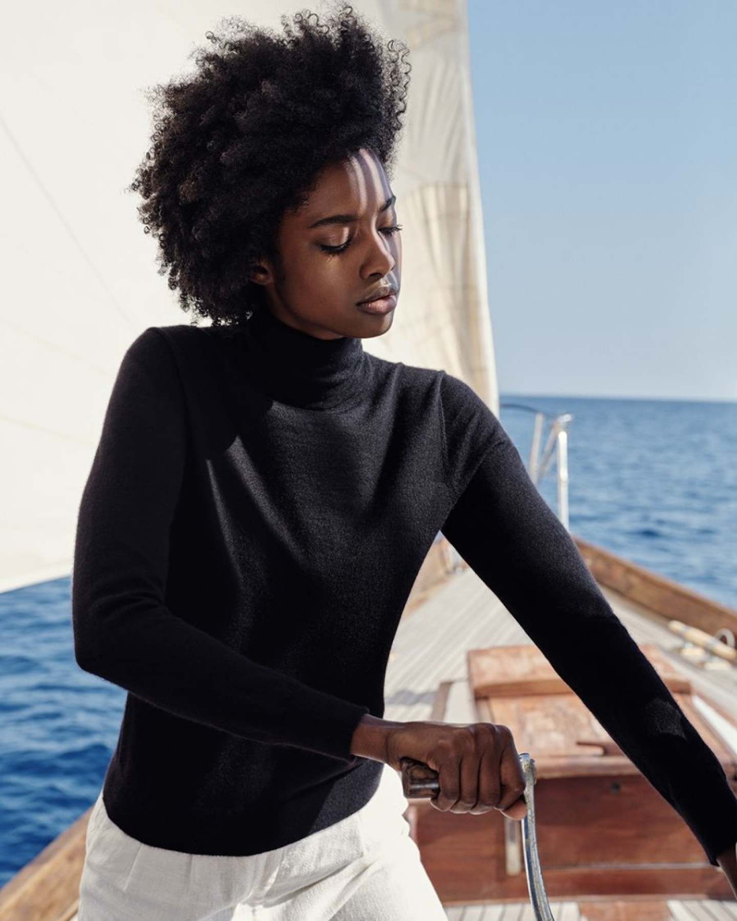 007 Superfine Roll Neck Sweater Black N.Peal