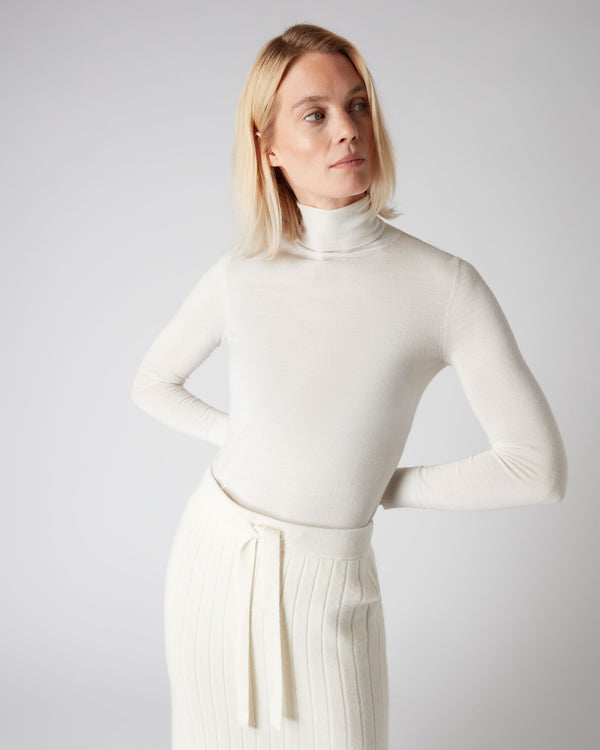 N.Peal Women's Superfine Roll Neck Cashmere Jumper New Ivory White