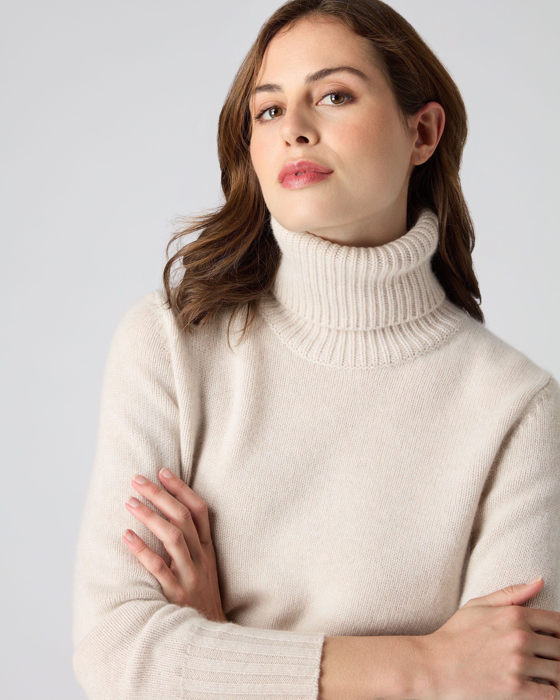 Chunky neck outlet jumper